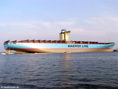 Самый большой в мире сухогруз EMMA MAERSK. 6 фото