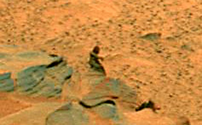 Фото сделанные на Марсе. 3 штуки.